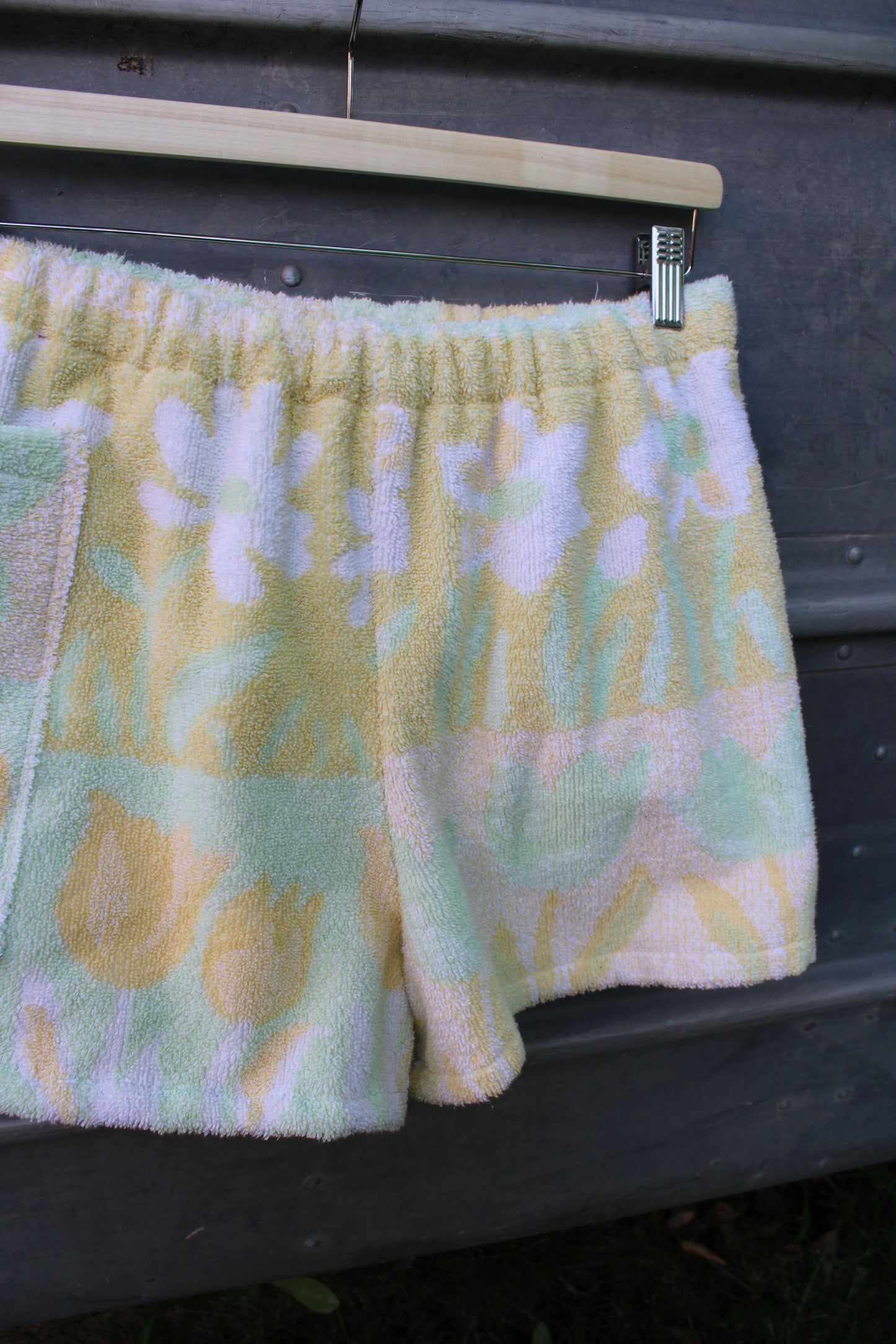 Towel Shorts - Pastel Flowers (M)