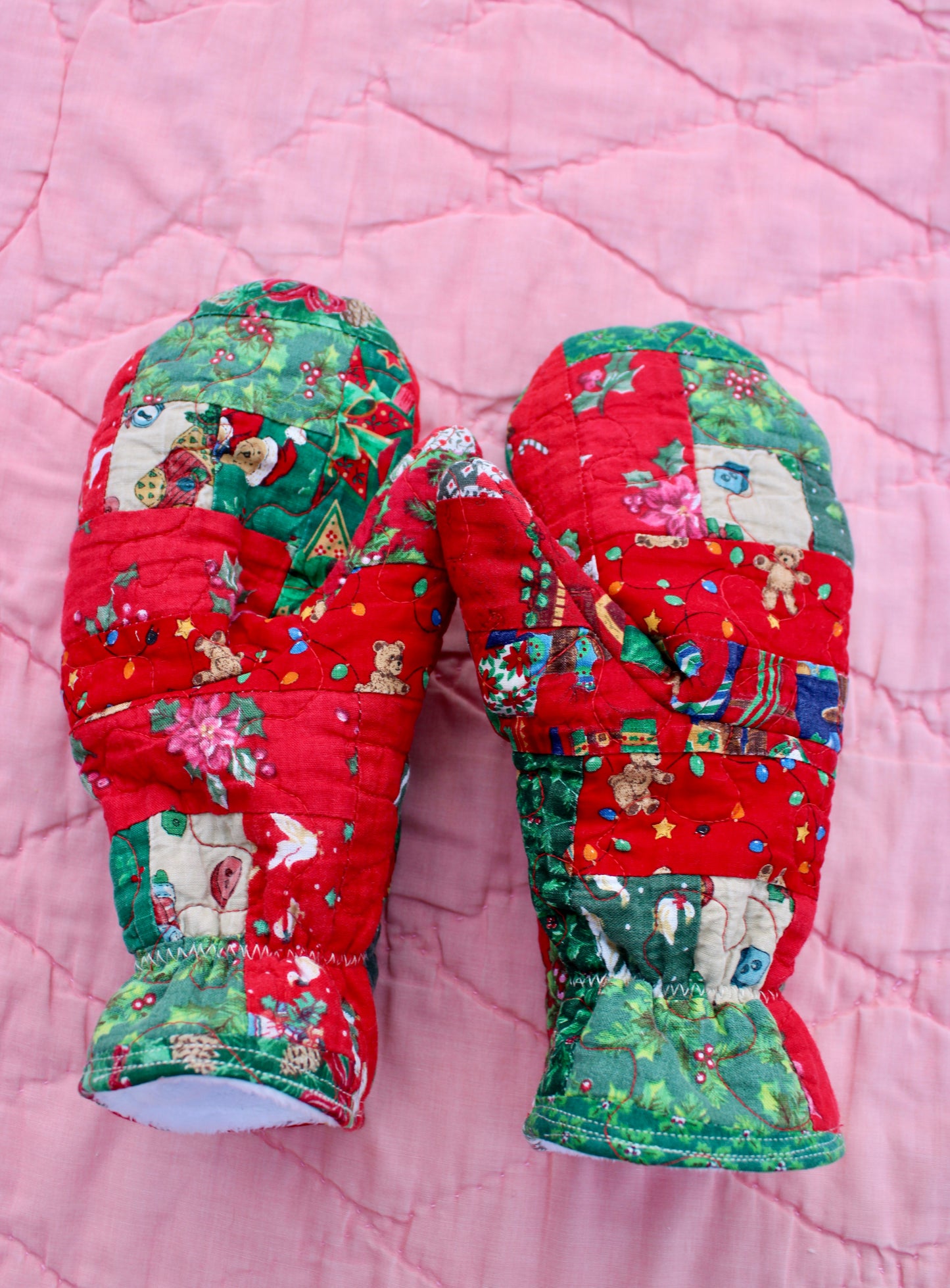 Vintage Patchwork Quilt Mittens #26 Christmas