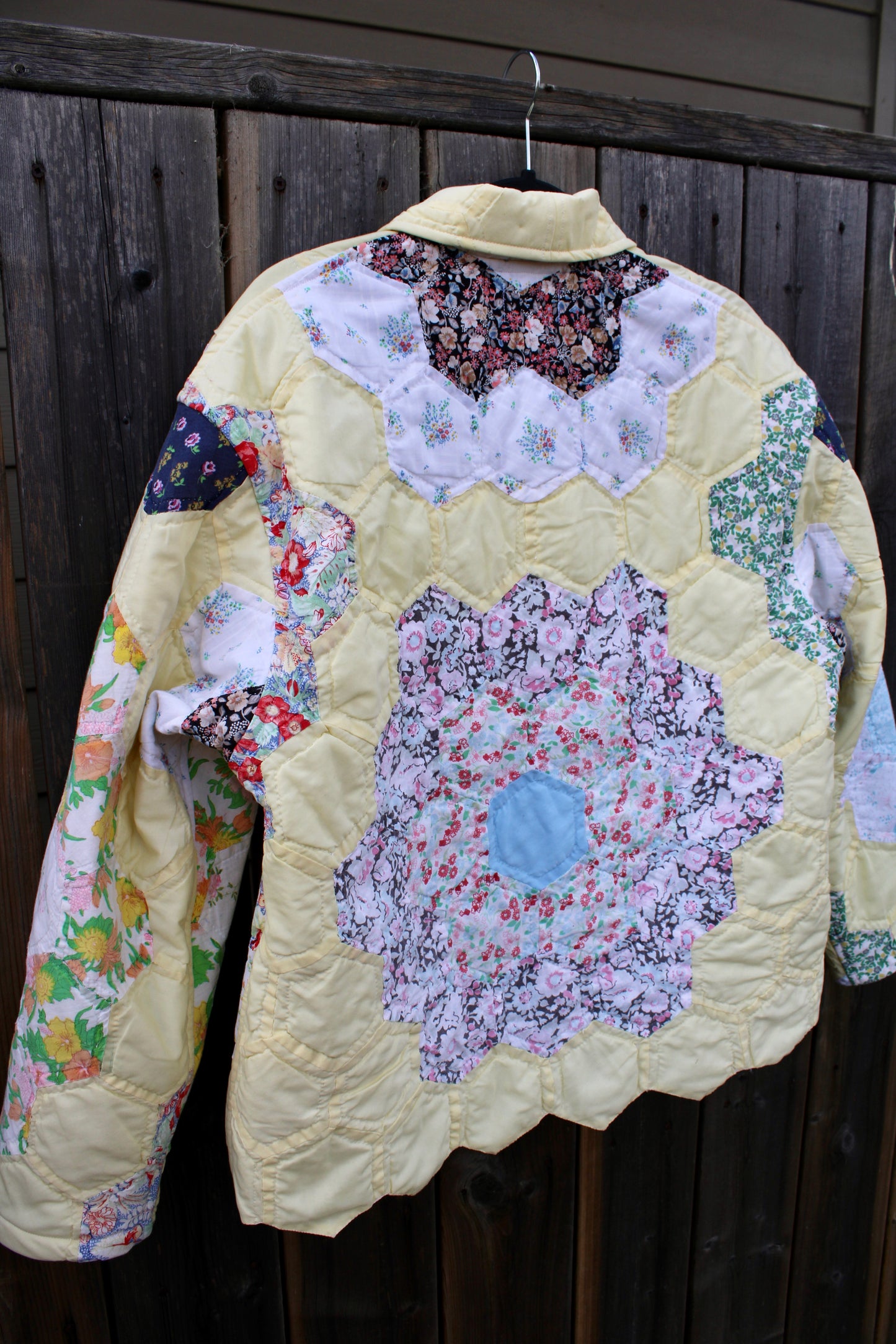 Grandma’s Flower Garden Quilt Jacket (S-L)