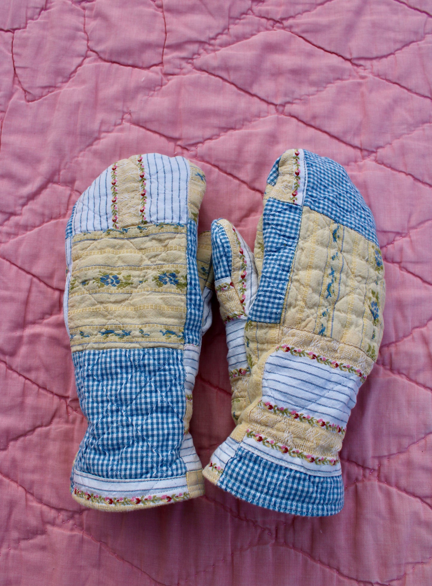 Vintage Patchwork Quilt Mittens #19