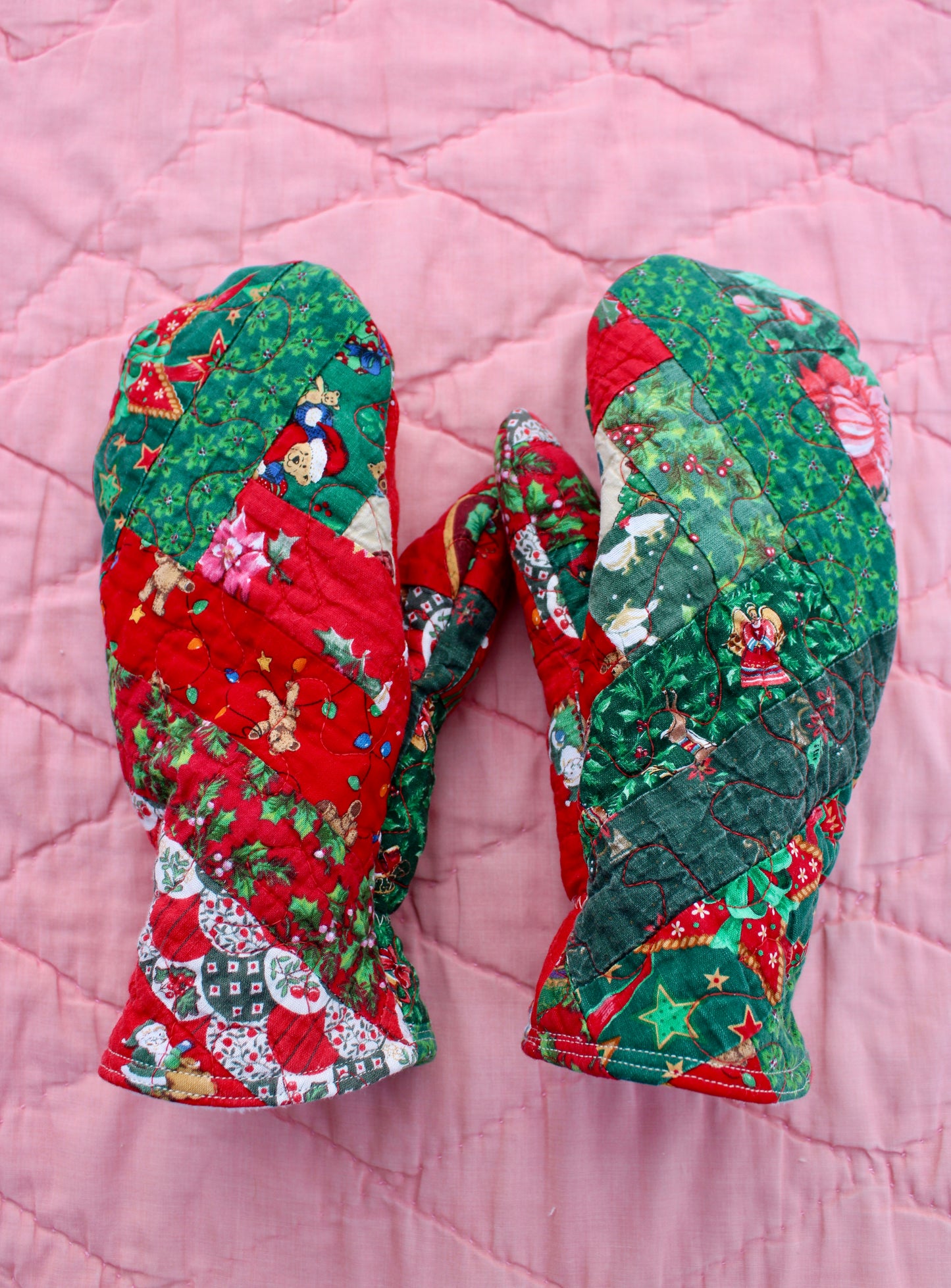 Vintage Patchwork Quilt Mittens #26 Christmas