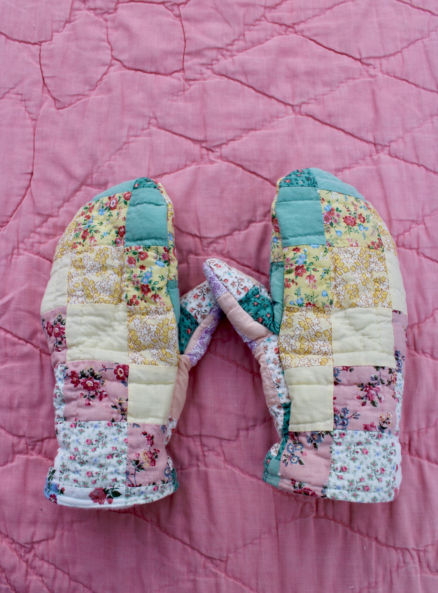 Vintage Patchwork Quilt Mittens #33