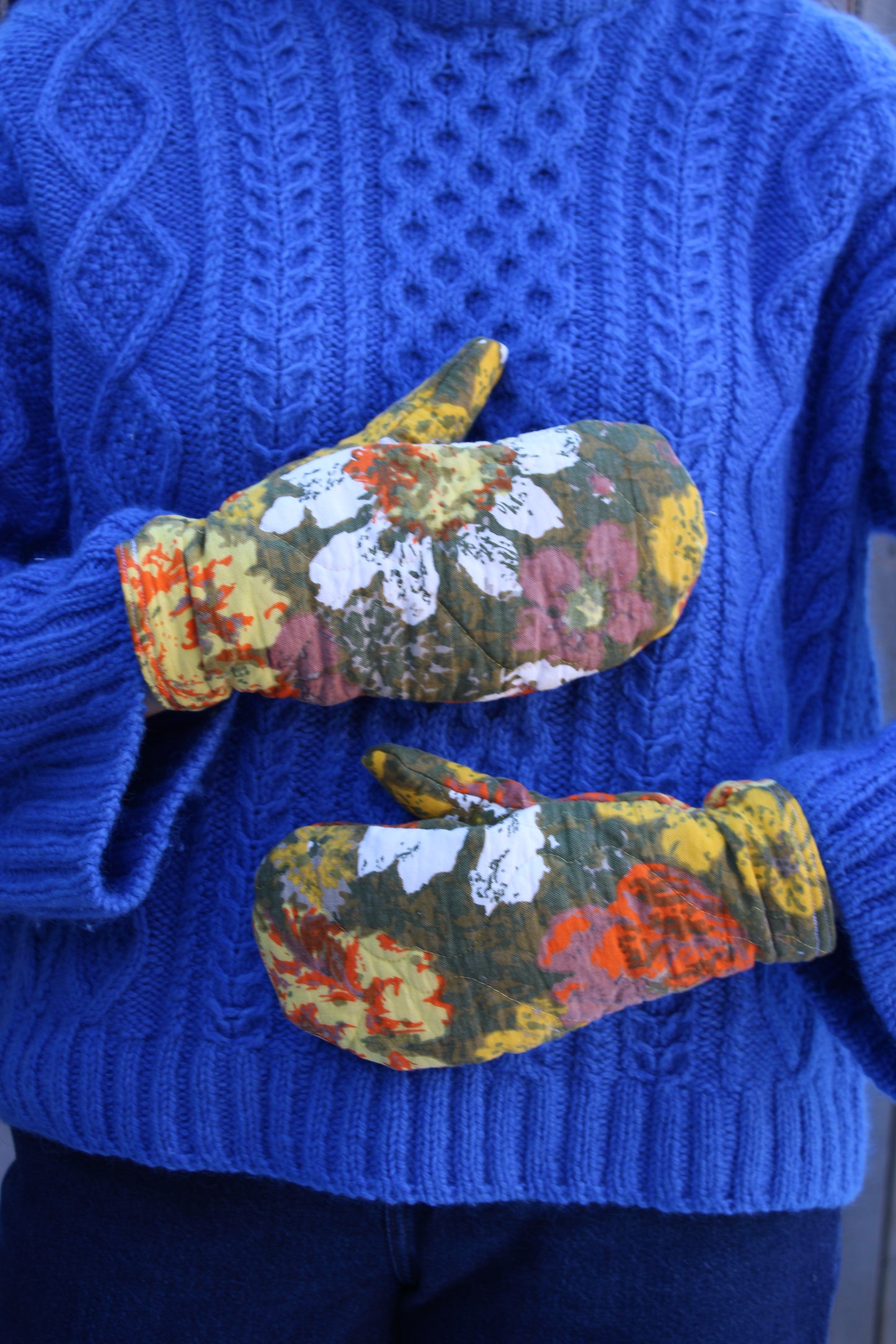 Vintage Patchwork Quilt Mittens (S/M) #7 (Retro Florals)